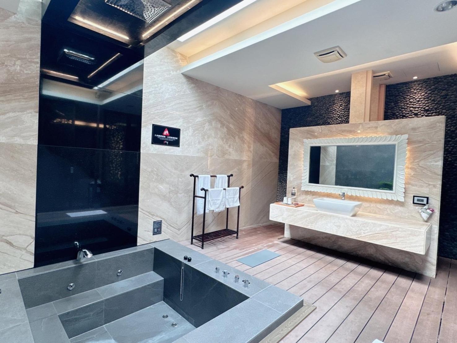 Orient Luxury Villa Motel Huwei Buitenkant foto