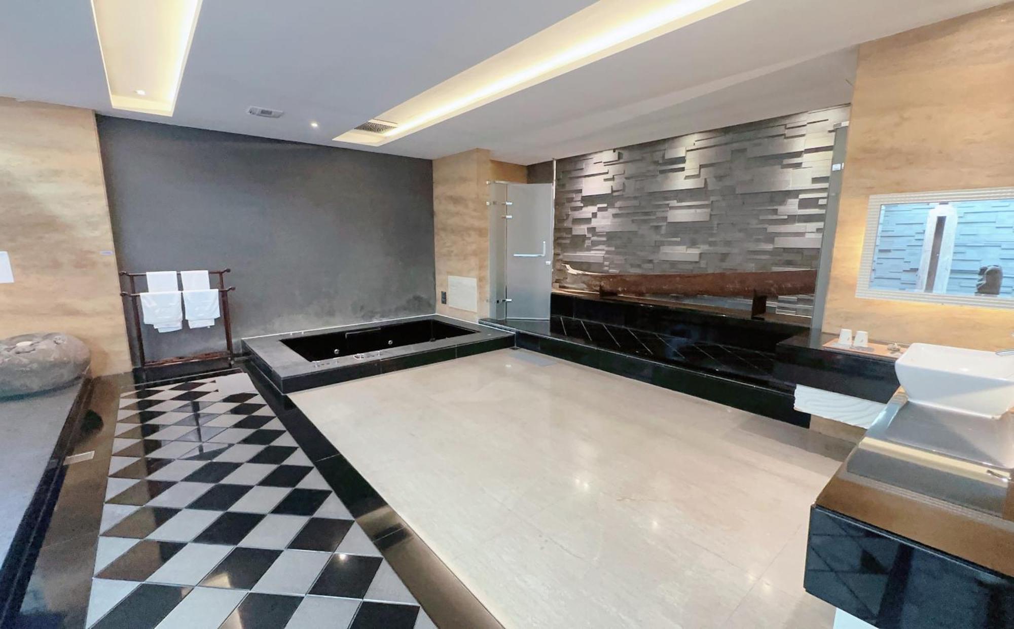 Orient Luxury Villa Motel Huwei Buitenkant foto